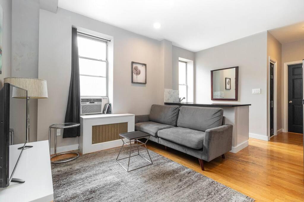 رزرو هتل و هاستل، خشک کن لباسشویی 2BR 1BA سمت شرق پایین بازسازی شده, 09197245267