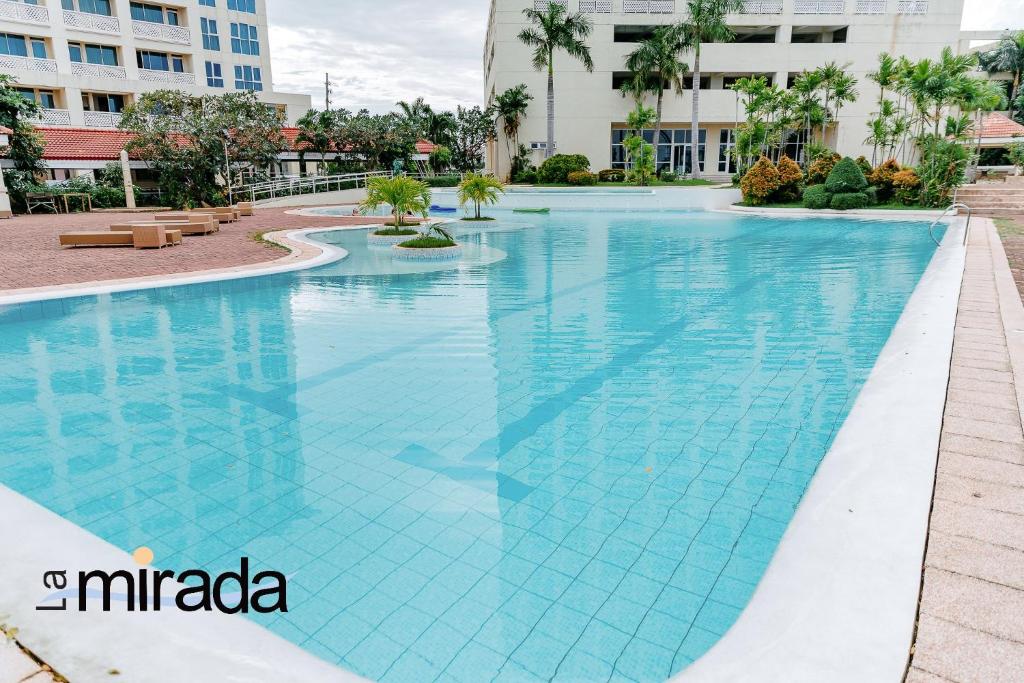 Bazén v ubytování La Mirada Hotel nebo v jeho okolí