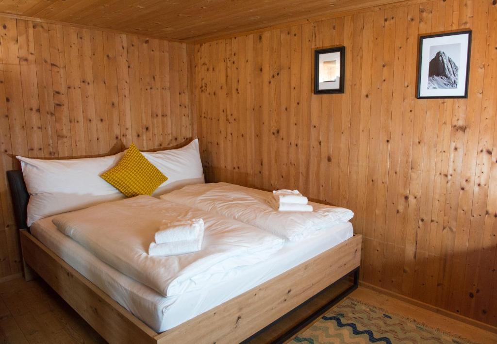 Postel nebo postele na pokoji v ubytování Tech-Free Haven - Acla Sissi - Lenzerheide
