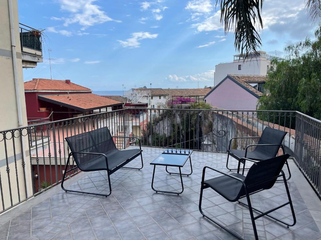 Balkón nebo terasa v ubytování Hotel Capomulini 3 Stelle