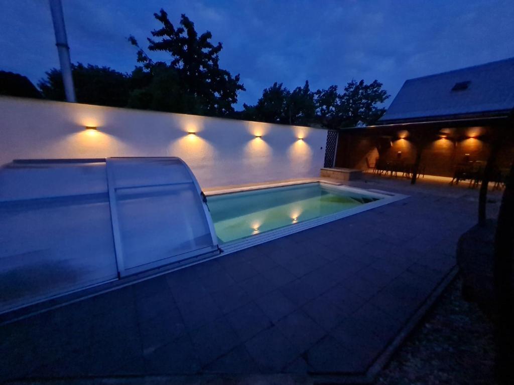 Bazén v ubytování Friendly house in Bořetice nebo v jeho okolí
