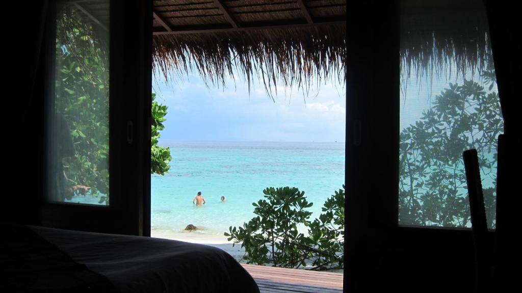 Ten Moons Lipe Resort - 2