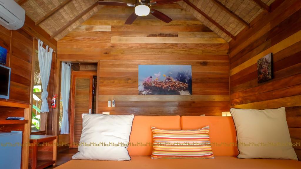 Ten Moons Lipe Resort - 6