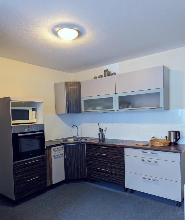 Room in Guest room - 2 room apartment with its own kitchen and bathroom ...