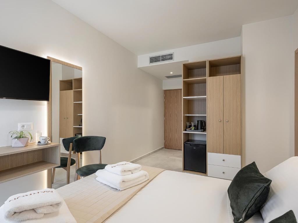 Miss Marrone City Hotel - 9