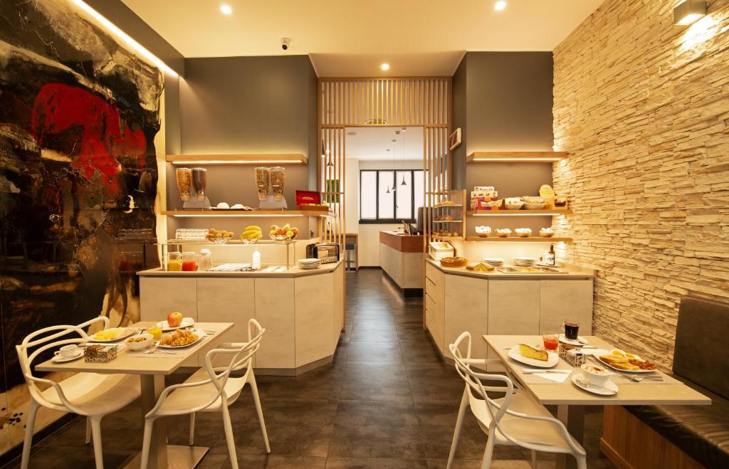 Hotel Five - Resim 4