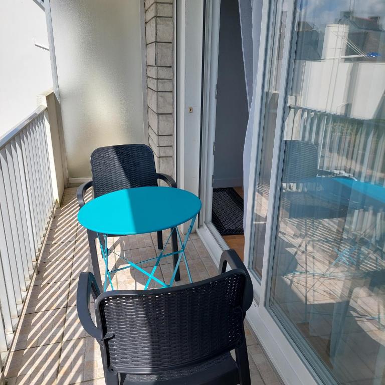 Balkón nebo terasa v ubytování Studio lumineux proche port & plages