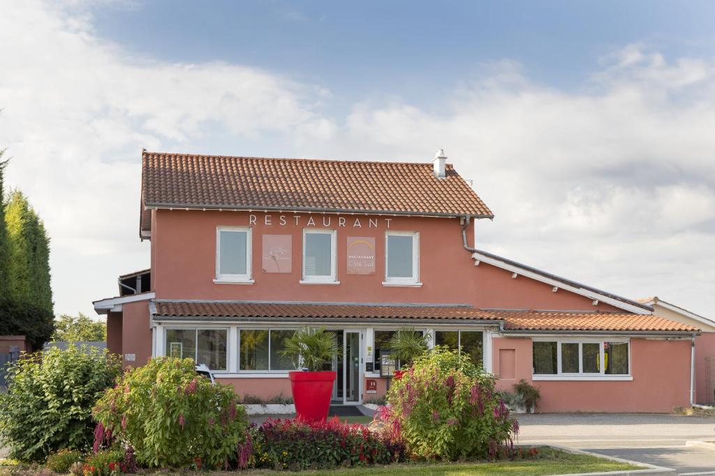 Foto dalla galleria di Contact Hôtels Les Pierres Dorées ad Ambérieux d'Azergues