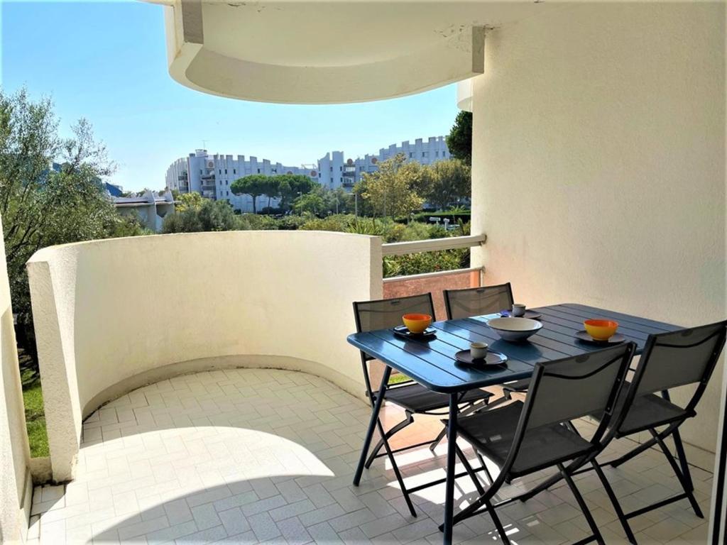 Photo de la galerie de l'établissement Appart 2 pièces, proche plage et commerces, parking privé, WIFI, équipements modernes - FR-1-790-6, à La Grande Motte