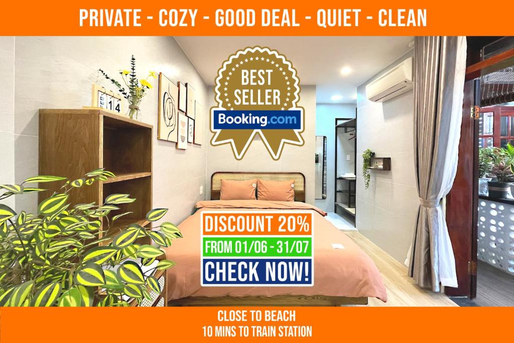 une affiche d'une chambre avec un lit dans une pièce dans l'établissement FSTAY GARDEN CORNER - Cozy and Peaceful Homestay in Da Nang, à Đà Nẵng