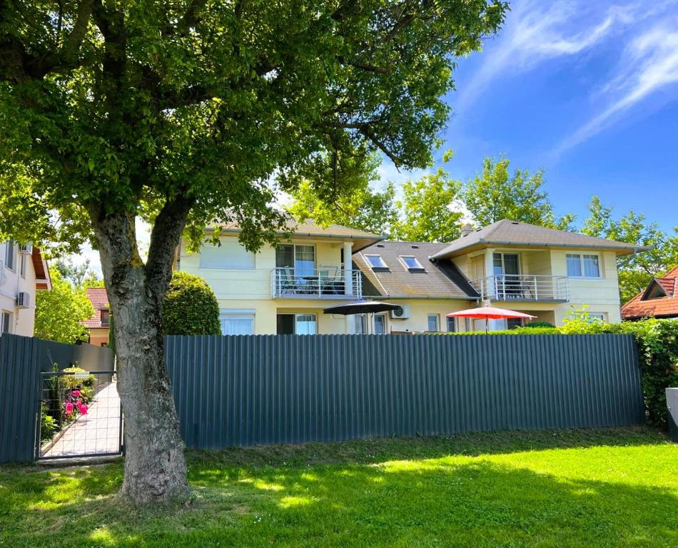 Panoráma Villa 8630 Balatonboglár, Jókai sétány 6/a kép - 1