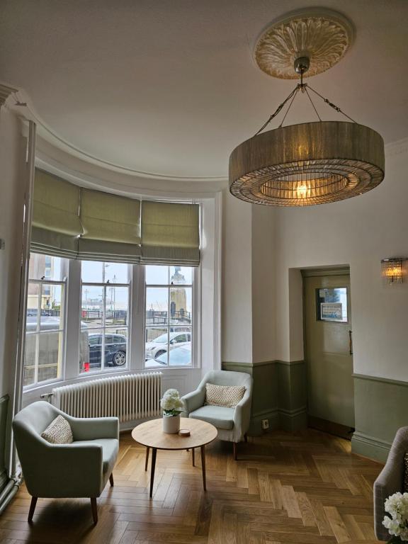 The Beach Hotel - Resim 19