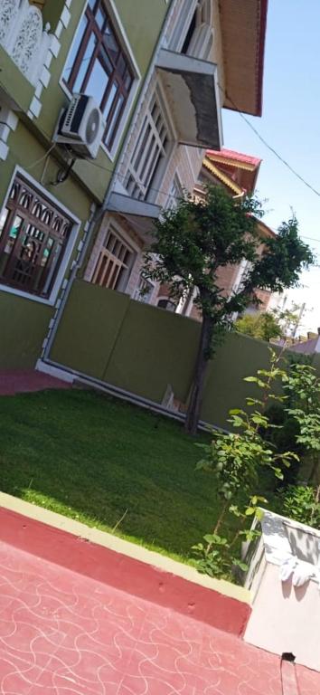 Budova, kde se bed and breakfast nachází