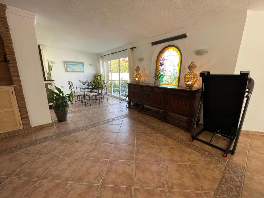 Fotografia z galérie ubytovania Villa a 100 metros de la playa v destinácii Mijas Costa
