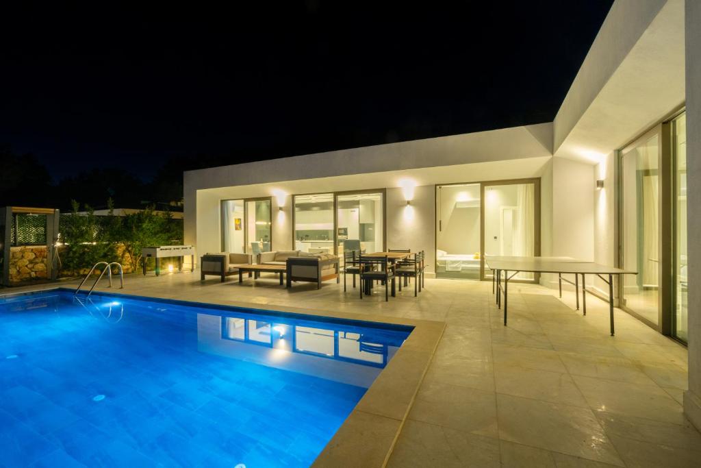 Bazén v ubytování Villa Mars 6 - PLANET LUXURY VILLAS nebo v jeho okolí