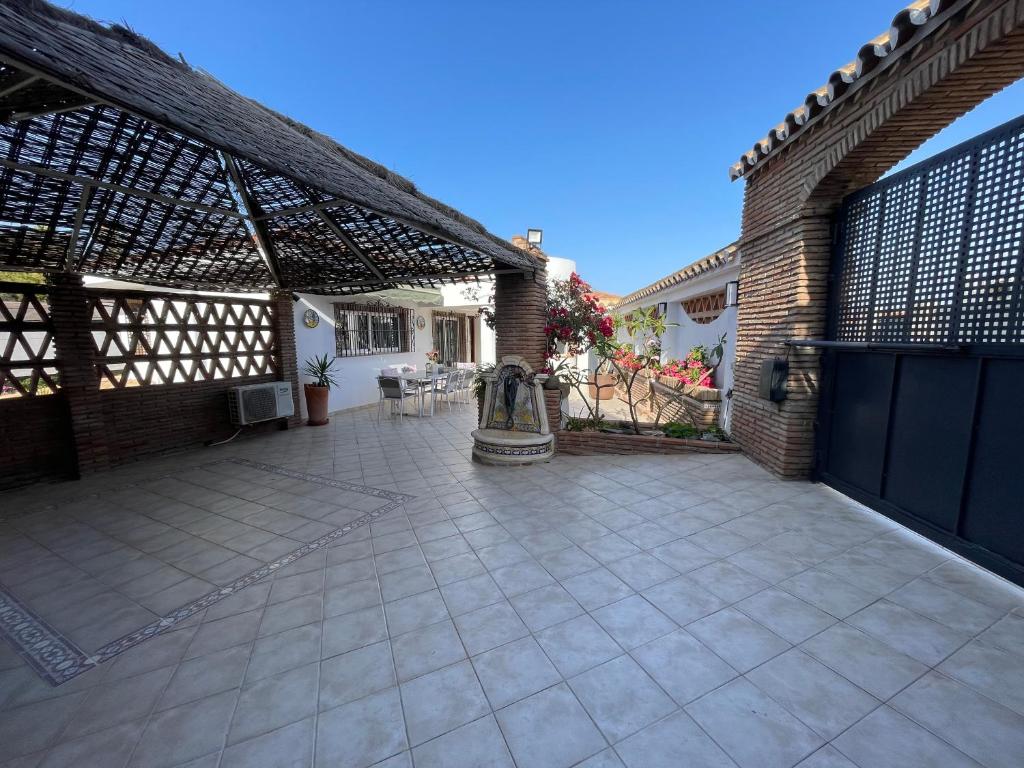 Fotografia z galérie ubytovania Villa a 100 metros de la playa v destinácii Mijas Costa