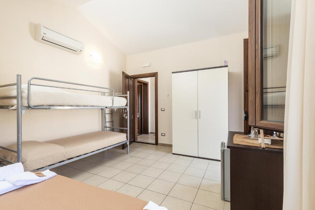 B&B Portu Cuau - Quadruple Room With Mountain View