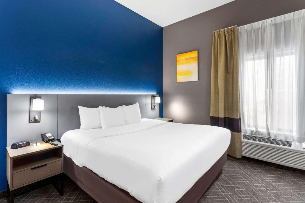 Comfort Inn & Suites Kenosha-Pleasant Prairie photo