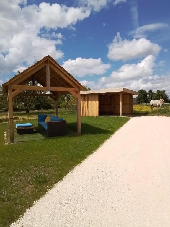 Photo de la galerie de l'établissement Gîte 1000 couleurs, à Marchais-Beton