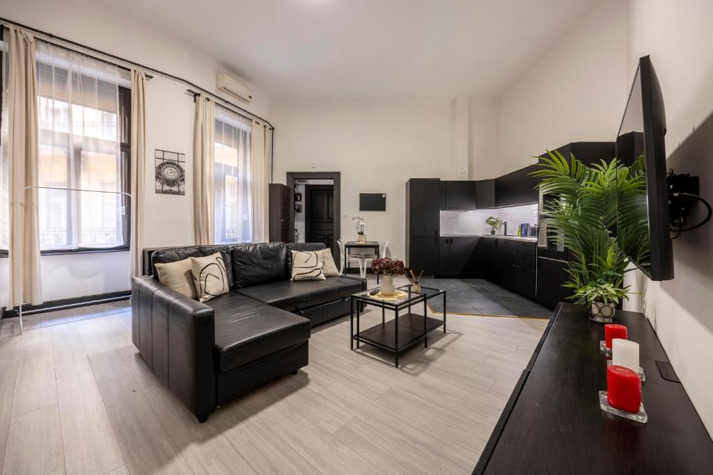 Central BP Superior Apartment with 2BEDRM, 2BATHROOM 1065 Budapest, 40 Jókai utca kép - 1