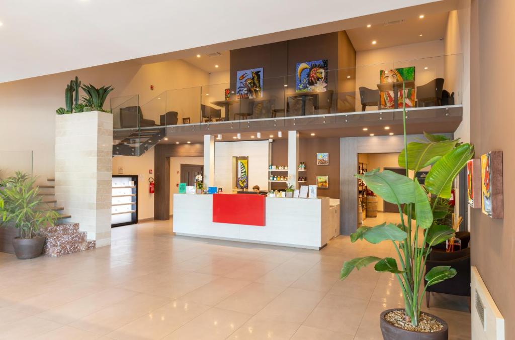 Vstupní hala nebo recepce v ubytování Bhotel