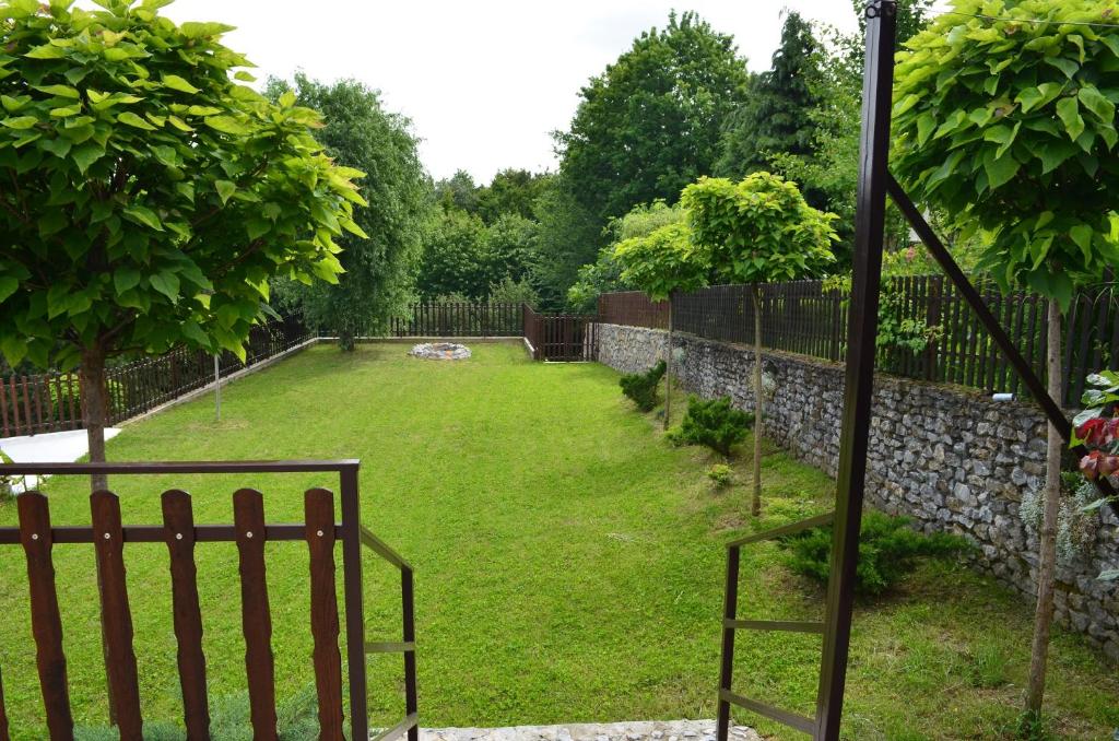 Vrt ispred objekta Villa LipaHills