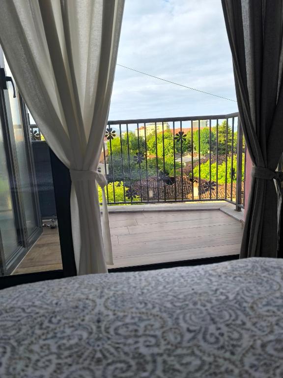 Balkón nebo terasa v ubytování Serenade Apartment
