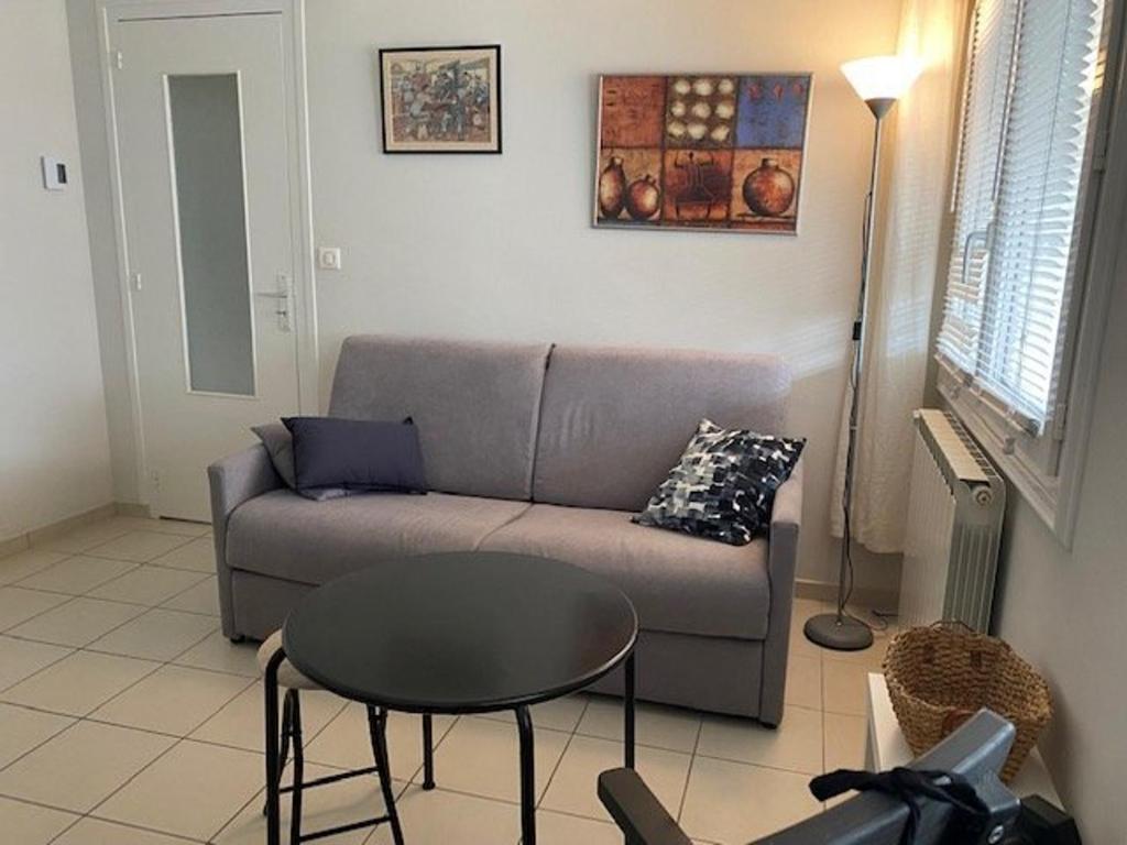 Гостиная зона в Appartement Royan, 2 pièces, 4 personnes - FR-1-494-130