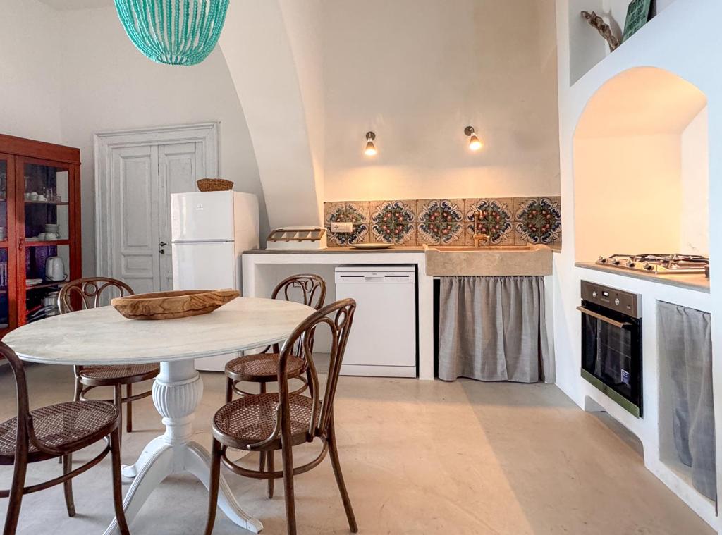 Kuchyňa alebo kuchynka v ubytovaní Casa Battiato
