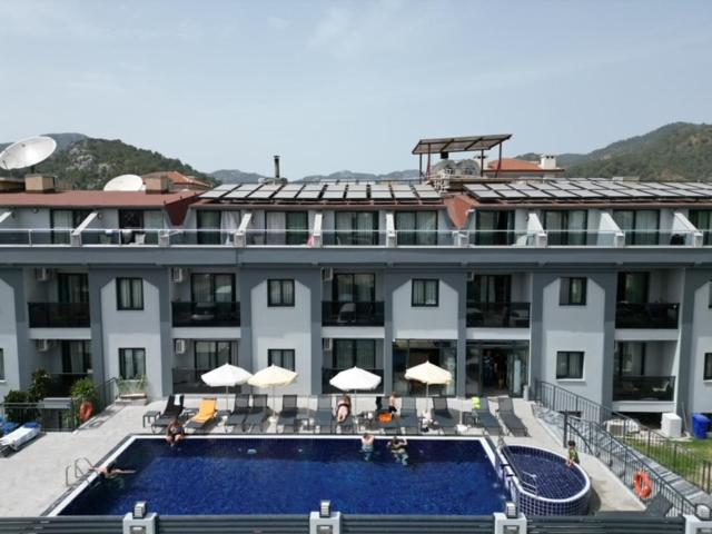 Bazén v ubytování Ozturk Apart Hotel nebo v jeho okolí