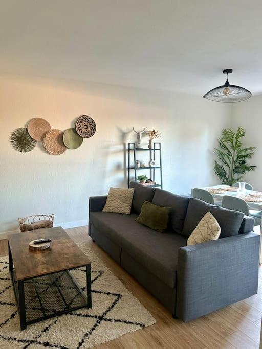 Posezení v ubytování Agréable T2 lumineux 4 couchages tout équipé