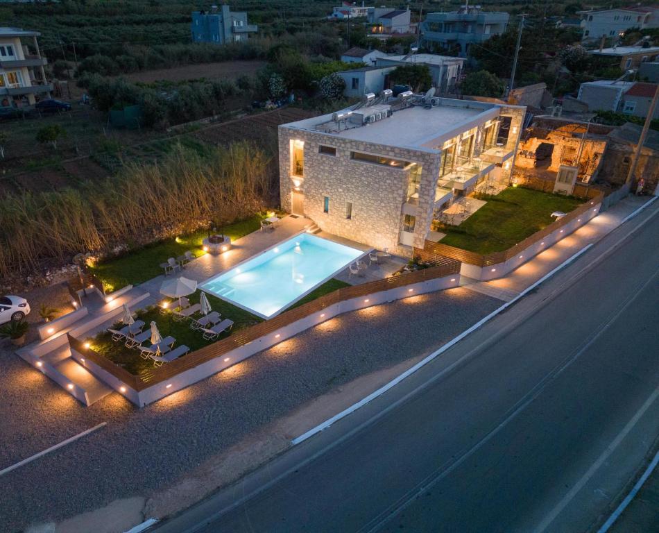 Bazén v ubytování Achatis Apartments with sea view nebo v jeho okolí
