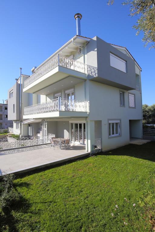 AquaVibe House B'