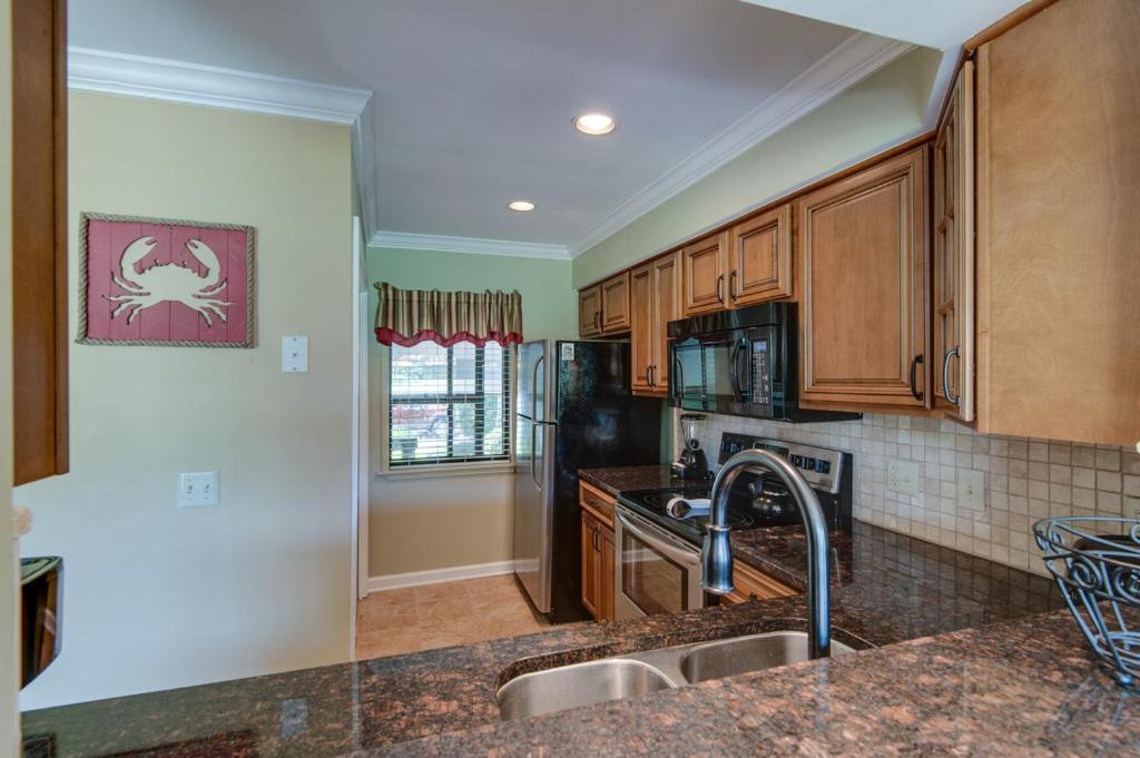Golf Views, Walk In Shower, Private Deck, Hilton Head Island (updated