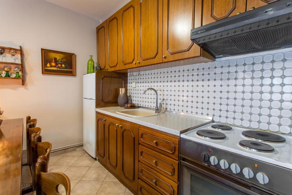 Kuchyň nebo kuchyňský kout v ubytování Stavros & Maria's Haus