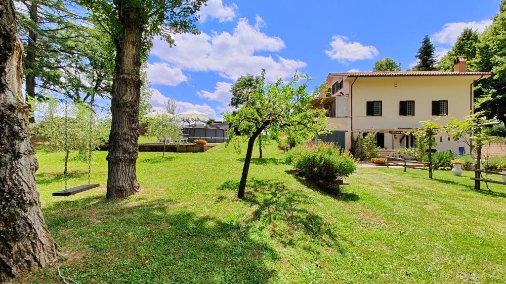 Ogród w obiekcie Locazione turistica nel verde Civita di Bagnoregio