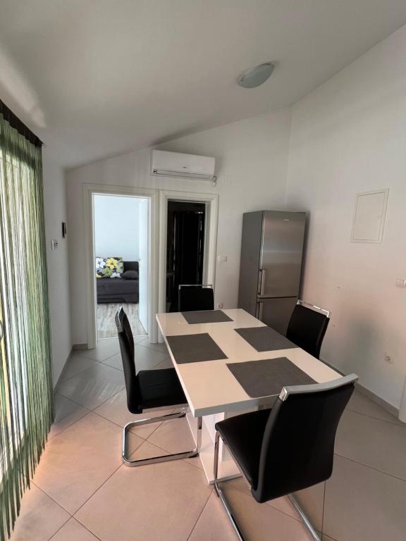 Fotografie z fotogalerie ubytování Sunce apartments v destinaci Grebaštica