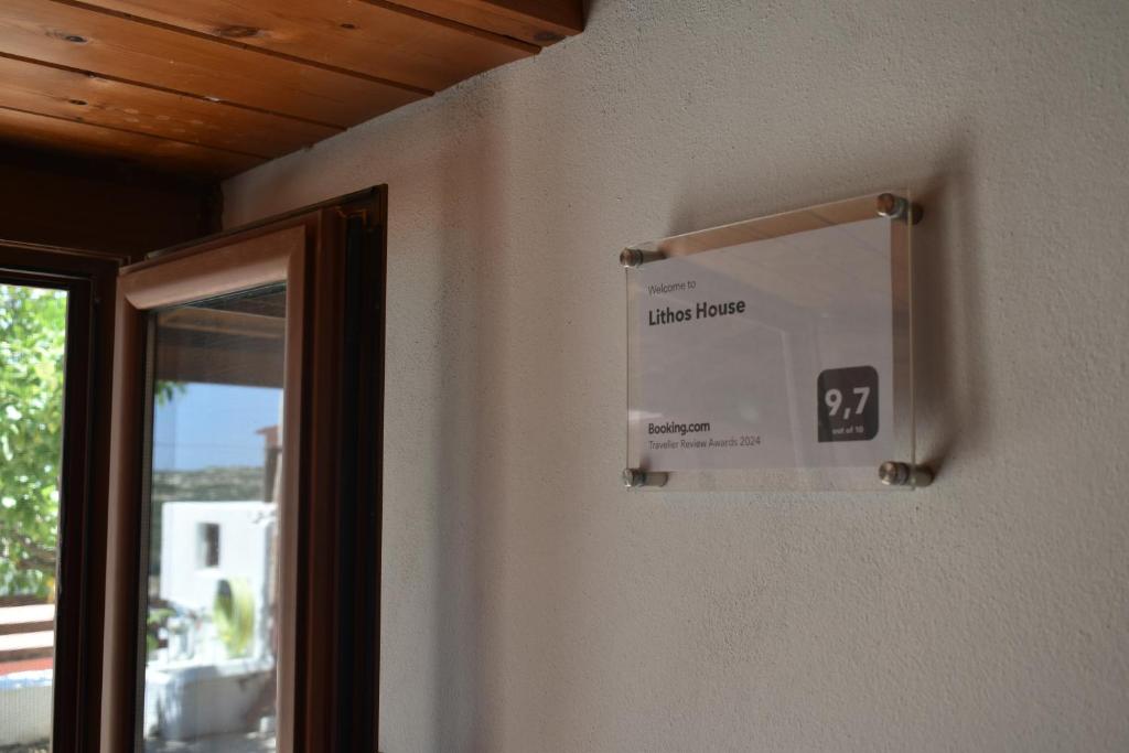 Certifikát, hodnocení, plakát nebo jiný dokument vystavený v ubytování Lithos House