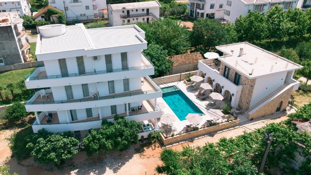 Bazén v ubytování B&B Lovac nebo v jeho okolí