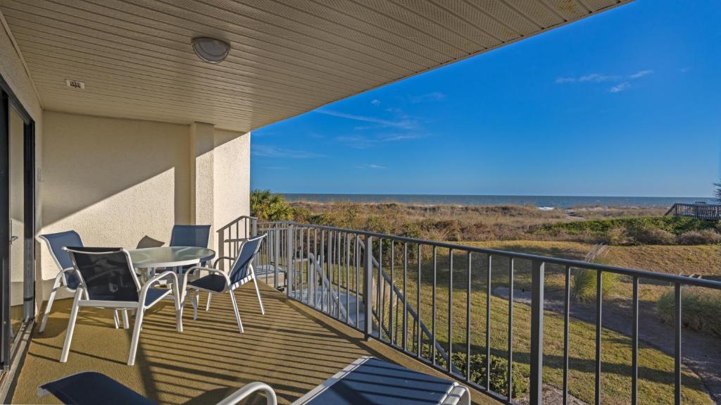 Oceanfront, Smart TVs, Balcony - Housity
