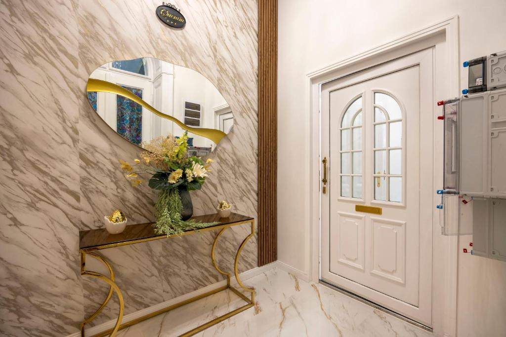 Foto de la galería de High-end Luxurious Quentin Residence in the Heart of Budapest en Budapest