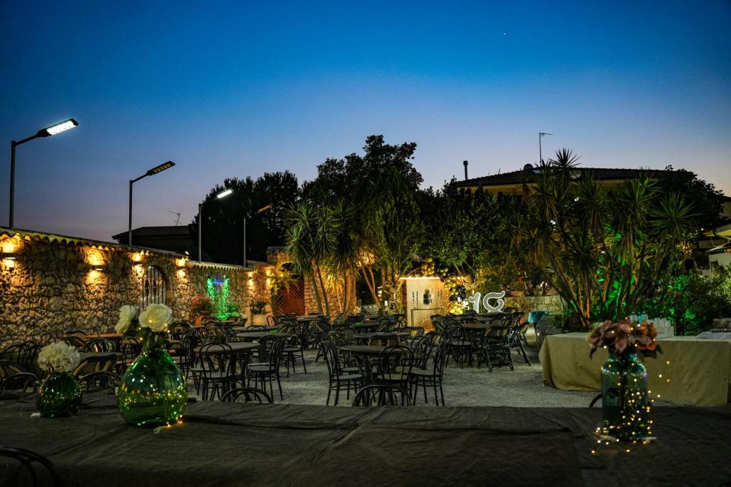 Reštaurácia alebo iné gastronomické zariadenie v ubytovaní Villabosco