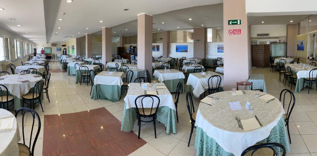 Restaurace v ubytování Hotel Germania