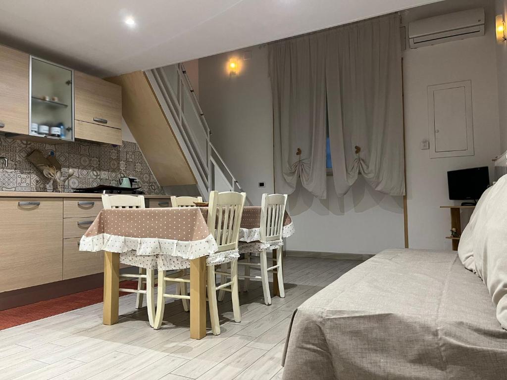 A kitchen or kitchenette at Yume House