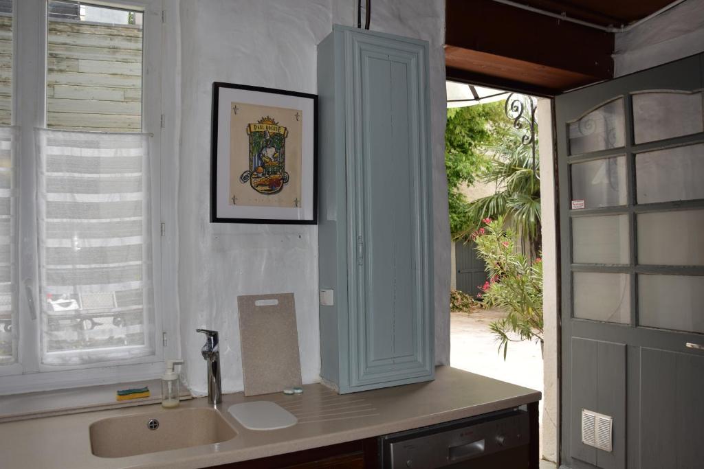 Fotografie z fotogalerie ubytování Charme authentique à Corbas - Authentic Charm in Corbas - 120m2 of Comfort-6 personnes v destinaci Corbas