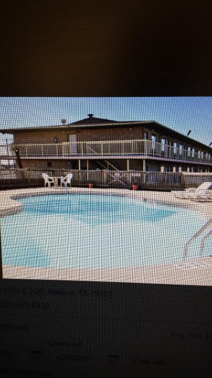 Bazén v ubytování Motel 6-Abilene, TX nebo v jeho okolí