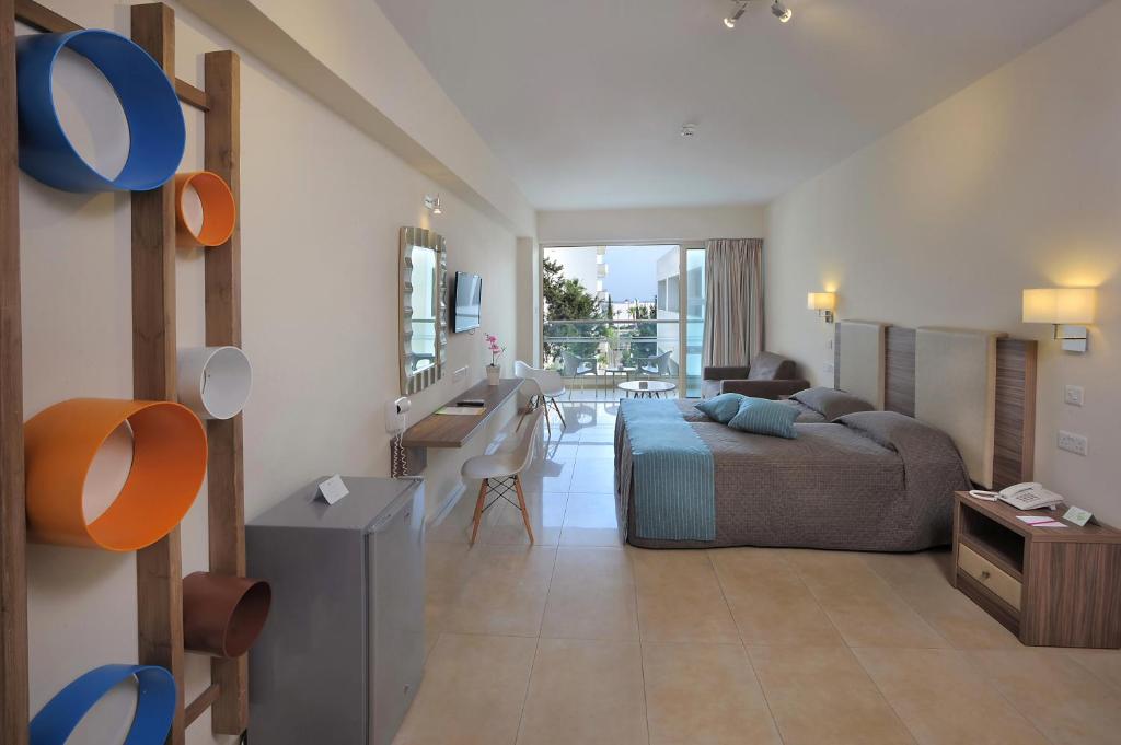 Nelia Gardens - Double Or Twin Room With Pool View