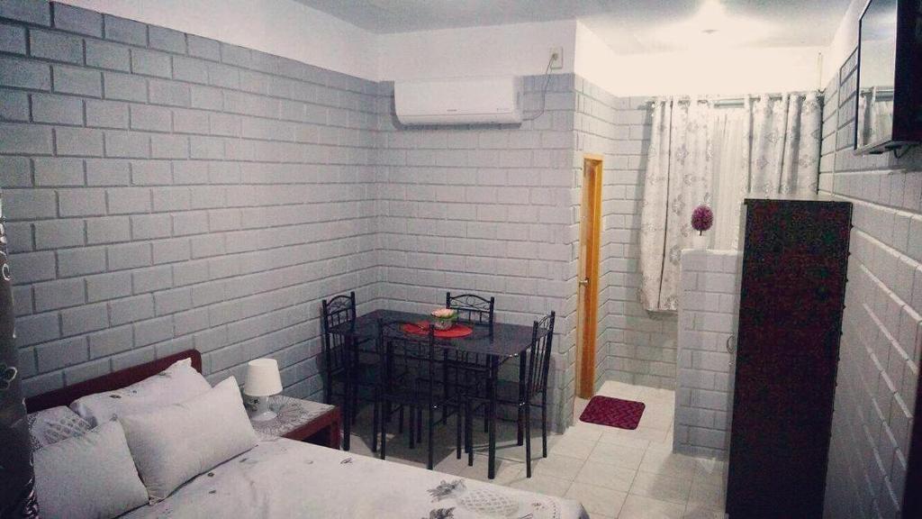 Llaguno City Inn - Large Double Room