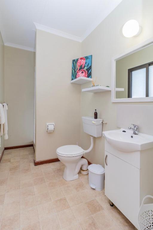 Oceanfront bungalow 3 br/2 ba, Wifi Fireplace: Guppy Huys - Maison De Trois Chambres
