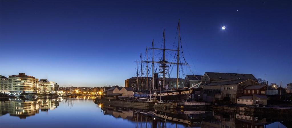 The Bristol Hotel - Resim 16